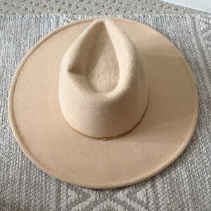 Classic Wide-Brim Wool Fedora Hat in Beige